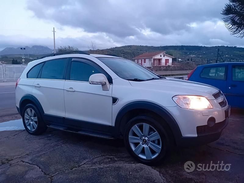 Usata Chevrolet Captiva 150 CV (110 kW) 2008 Bianco SUV