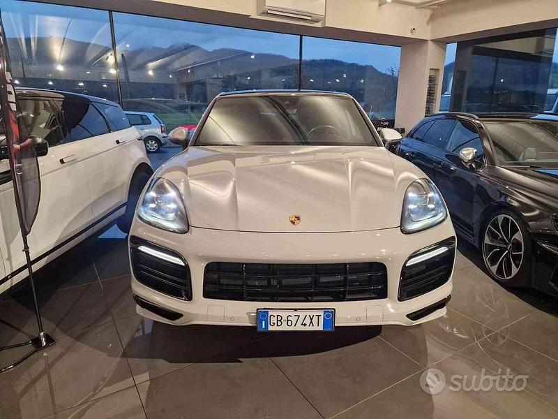 Usata Porsche Cayenne 340 CV (250 kW) 2021 Grigio SUV