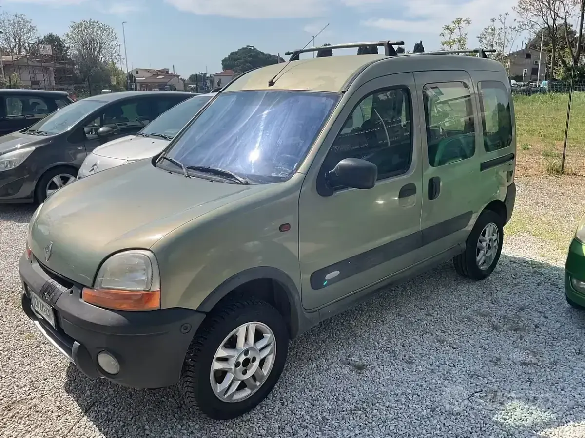 Usata Renault Kangoo Authentique 80 CV (58 kW) 2002 Verde Monovolume