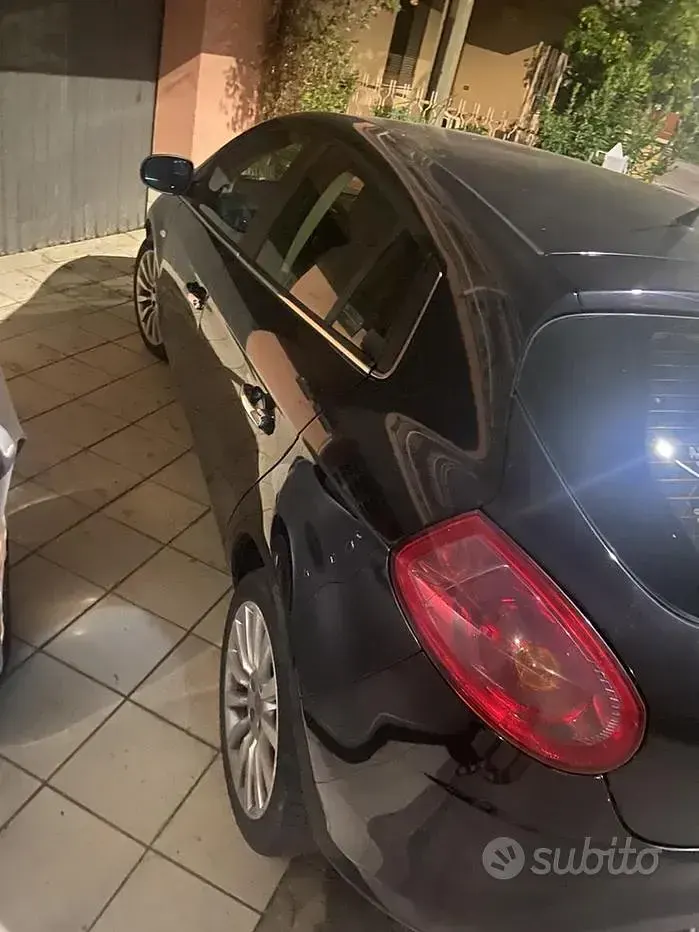 Usata Fiat Bravo 105 CV (77 kW) 2009 Nero Utilitaria