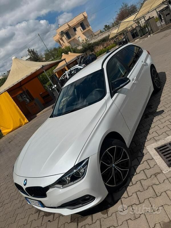 Usata BMW 318 Efficient Dynamics 150 CV (110 kW) 2019 Bianco Station wagon