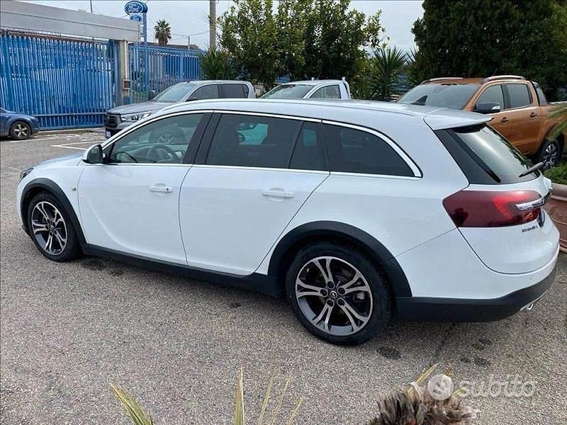 Usata Opel Insignia 163 CV (119 kW) 2015 Bianco Station wagon