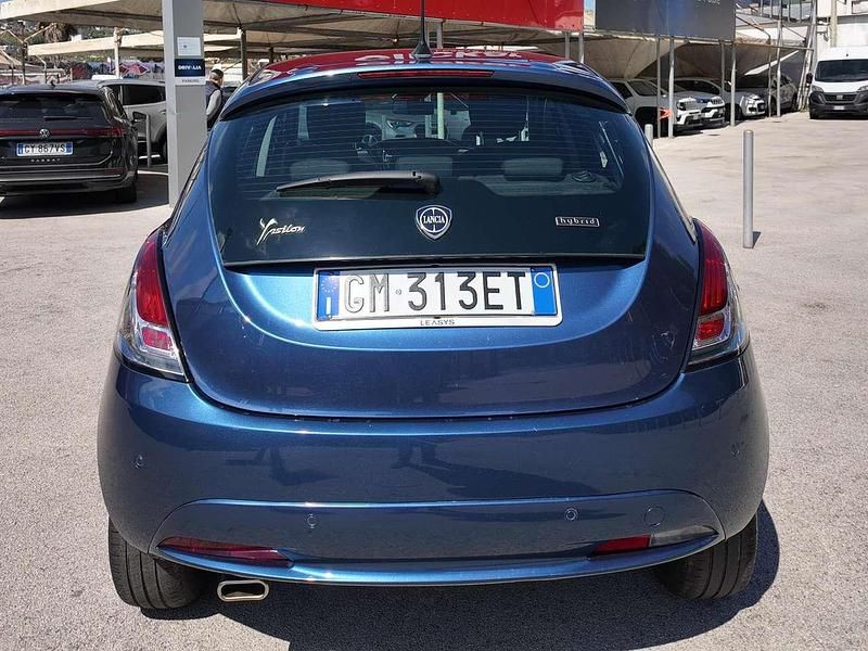 Usata Lancia Ypsilon Gold 69 CV (50 kW) 2022 Blu/azzurro Utilitaria
