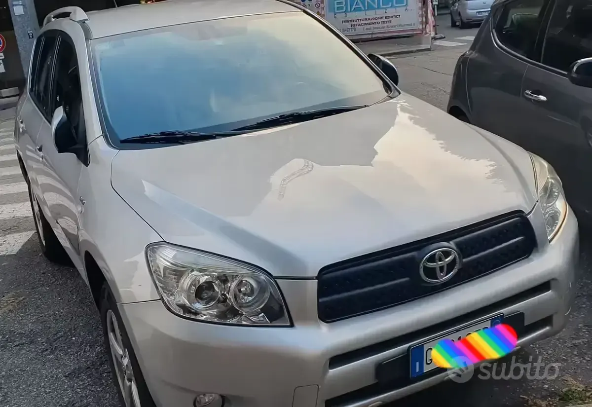 Usata Toyota RAV4 Luxury 136 CV (100 kW) 2007 Grigio SUV