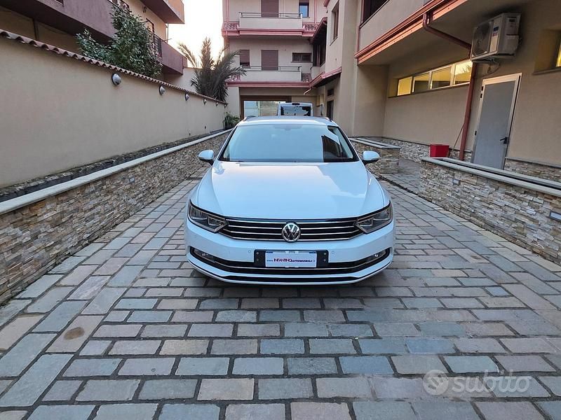 Usata VW Passat Executive 150 CV (110 kW) 2018 Bianco Station wagon