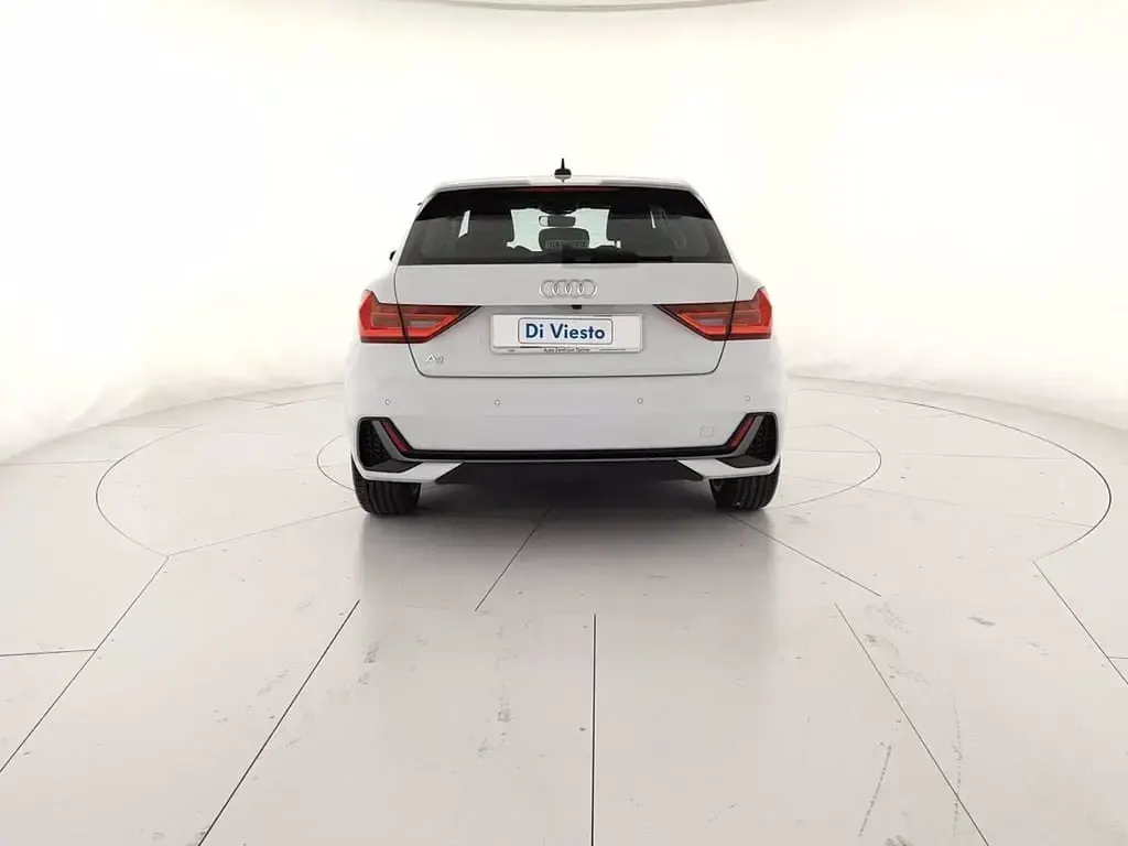 Usata Audi A1 Sportback S-Line 95 CV (69 kW) 2022 Bianco ghiacciaio metallizzato Utilitaria