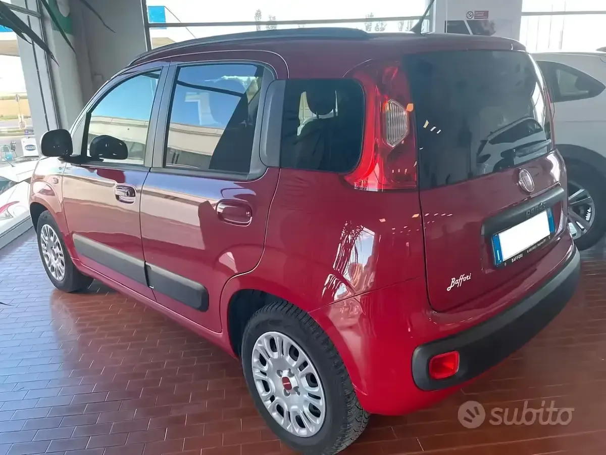 Begagnad Fiat Panda Lounge 85 HK (62 kW) 2013 Röd Halvkombi