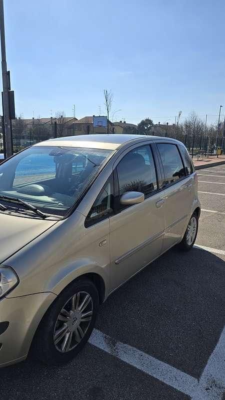Usata Lancia Musa 77 CV (56 kW) 2007 Beige Monovolume