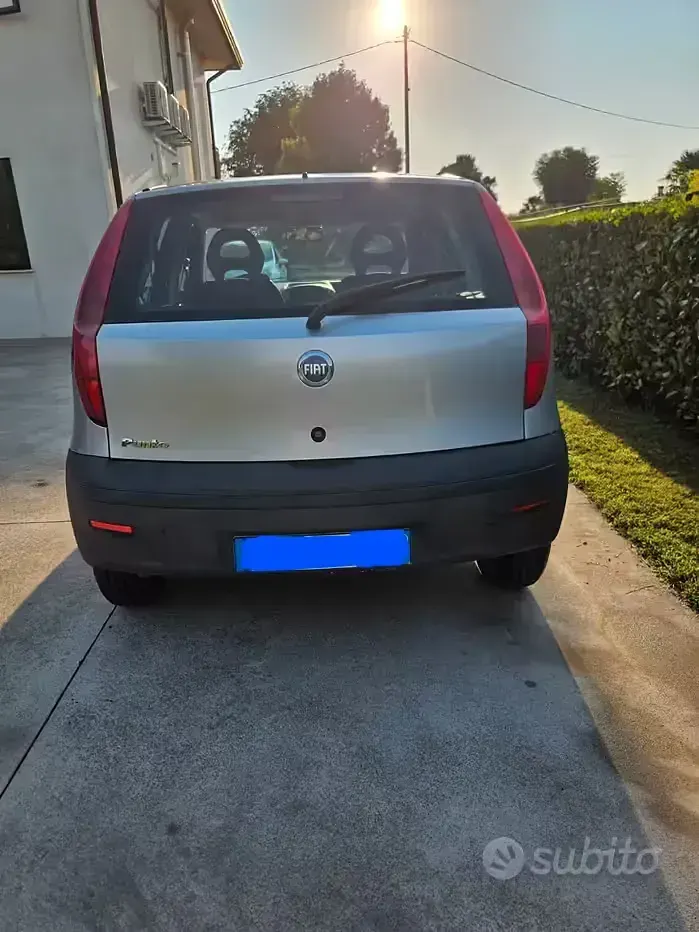 Usata Fiat Punto 60 CV (44 kW) 2006 Grigio Utilitaria