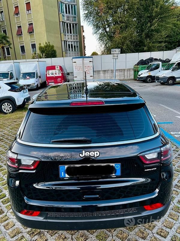 Usata Jeep Compass 130 CV (95 kW) 2022 Nero SUV