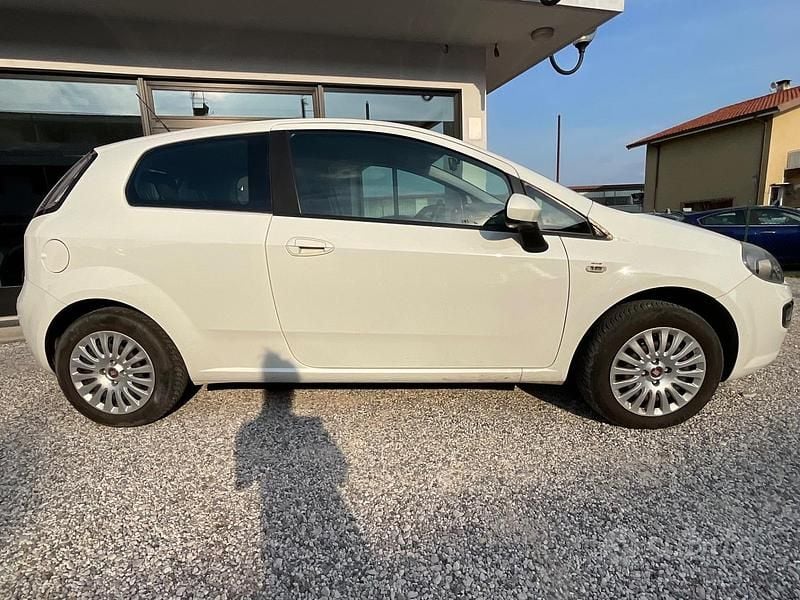 Usata Fiat Punto Evo Active 77 CV (56 kW) 2011 Bianco Utilitaria