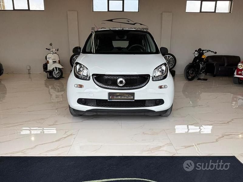 Usata Smart ForFour 71 CV (52 kW) 2019 Bianco Utilitaria
