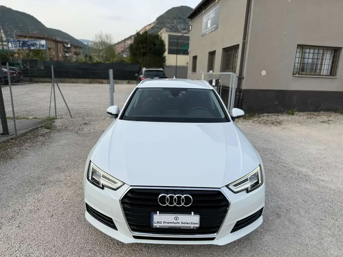 Usata Audi A4 Business 150 CV (110 kW) 2019 Bianco Station wagon