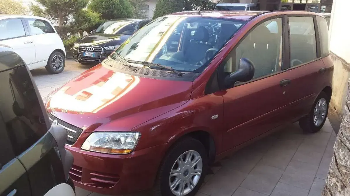 Käytetty Fiat Multipla Dynamic 110 HP (80 kW) 2004 Punainen Tila-auto