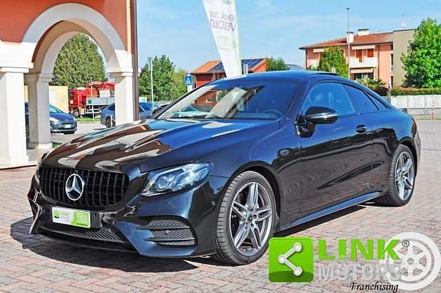Usata Mercedes E300 Premium 245 CV (180 kW) 2020 Nero Coupé