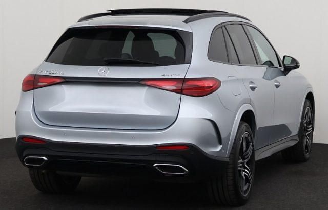 Usata Mercedes GLC300e AMG 245 CV (180 kW) 2023 Grigio SUV