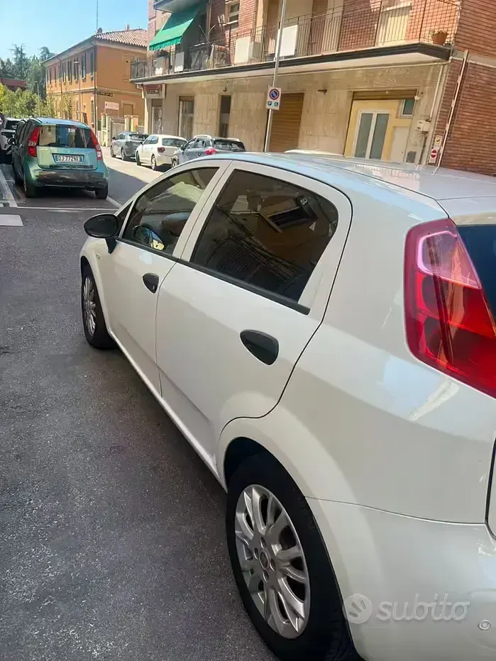 Usata Fiat Grande Punto 95 CV (69 kW) 2017 Bianco Utilitaria