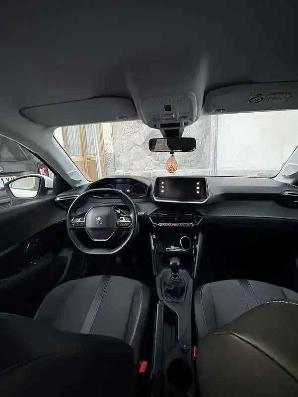Usata Peugeot 208 Active 102 CV (75 kW) 2021 Utilitaria