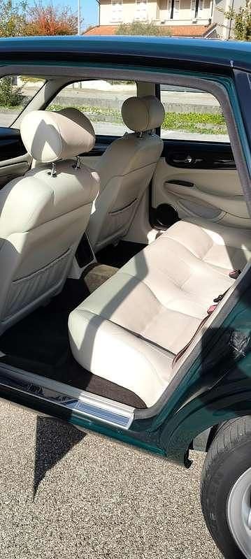 Usata Jaguar XJR 363 CV (266 kW) 1998 Verde Berlina