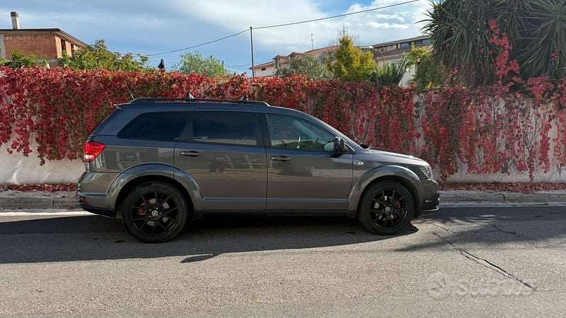 Nero Usata 2015 Fiat Freemont SUV | 10.000 € (Cara) - Immagine 1/4