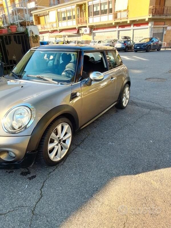 Usata Mini Cooper D 116 CV (85 kW) 2013 Marrone Utilitaria