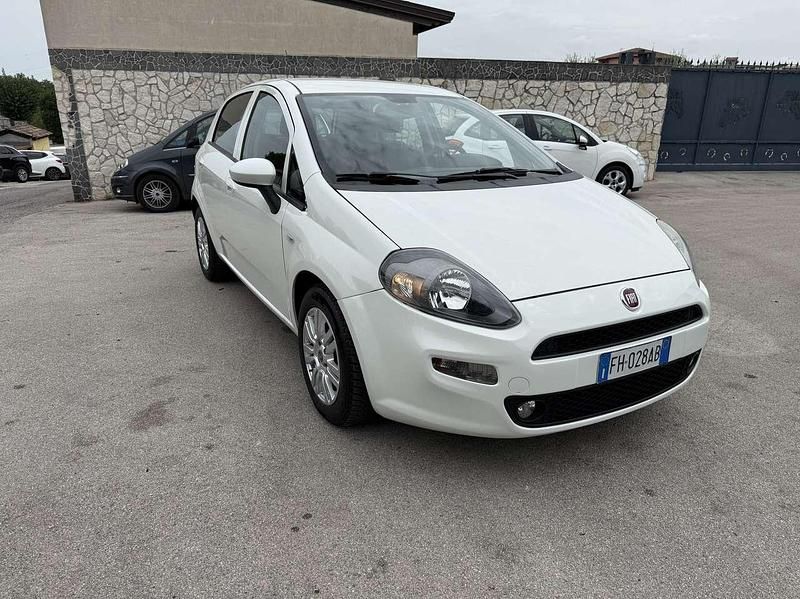 Usata Fiat Punto Street 95 CV (69 kW) 2016 Bianco Utilitaria