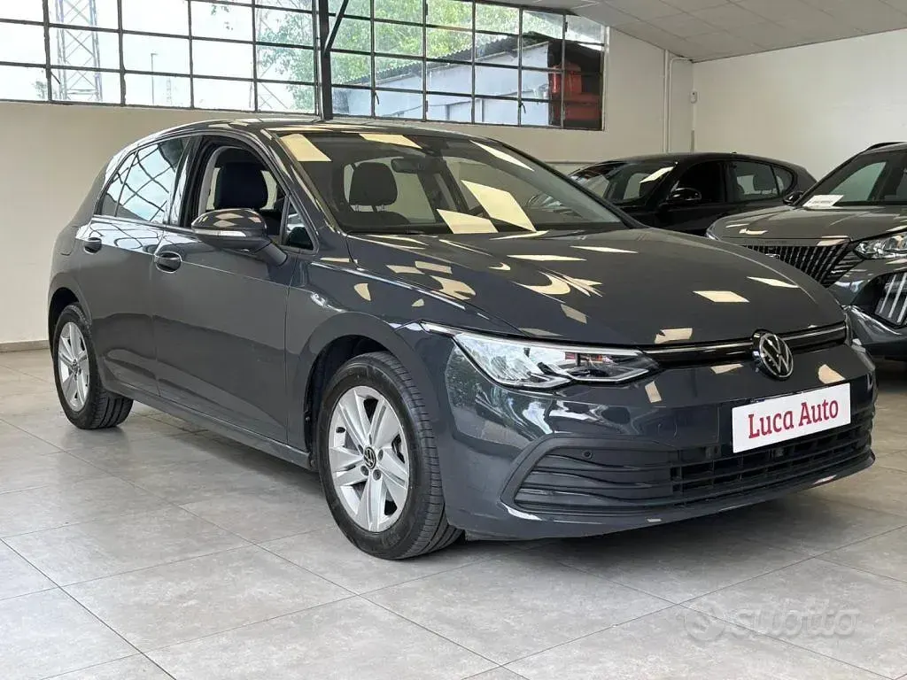 Usata VW Golf VIII 116 CV (85 kW) 2023 Grigio Berlina