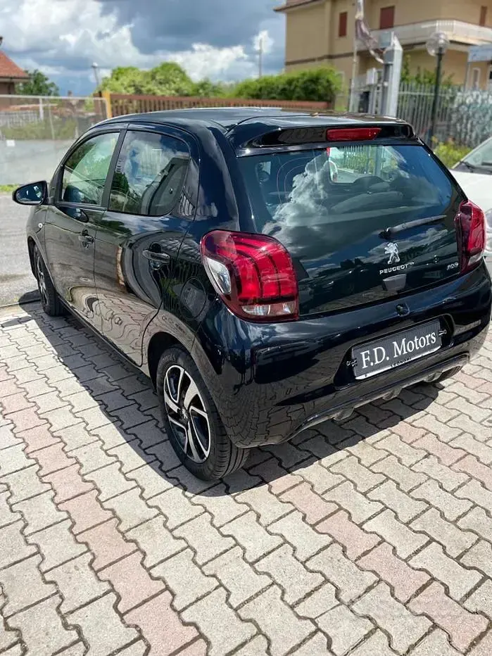 Usata Peugeot 108 Active 72 CV (52 kW) 2021 Nero Berlina
