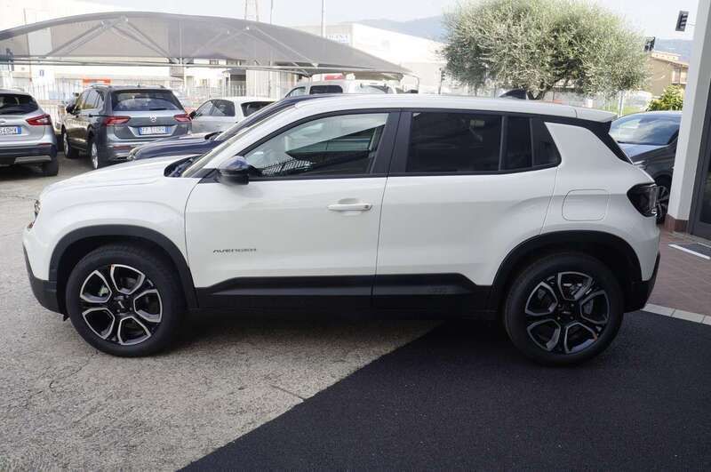 Usata Jeep Avenger Altitude 101 CV (74 kW) 2024 Nero SUV