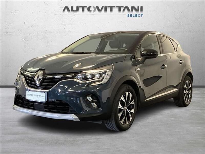 Usata Renault Captur Techno 145 CV (106 kW) 2023 Blu scuro SUV