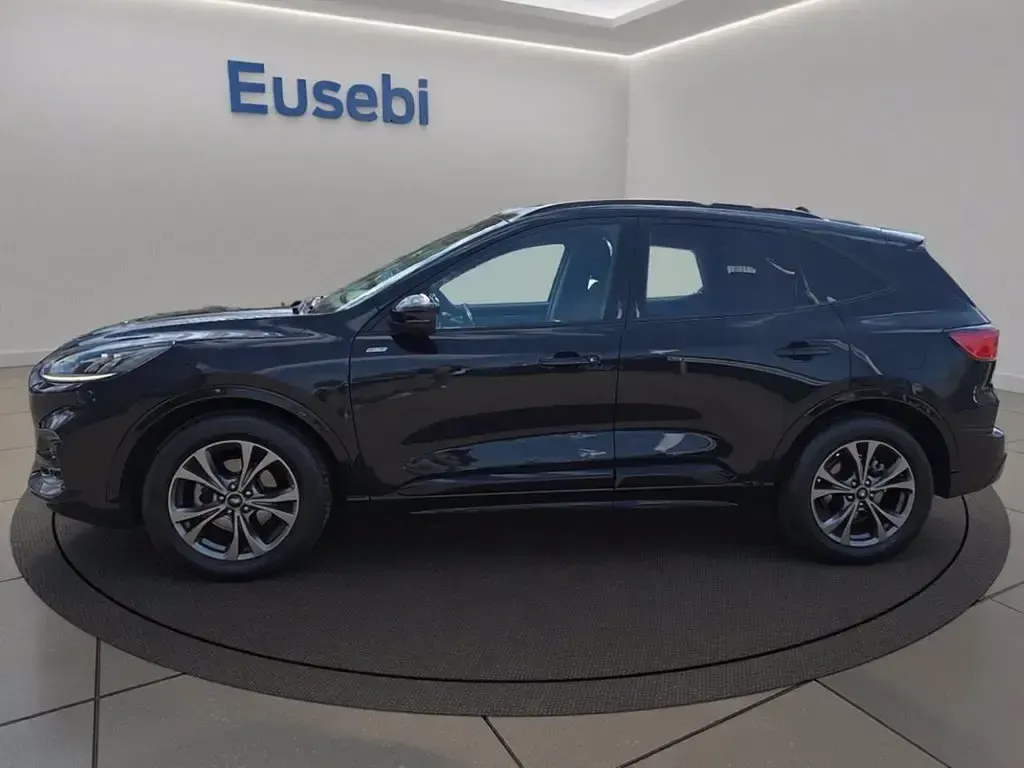 Usado Ford Kuga ST-Line 150 CV (110 kW) 2023 Negro SUV
