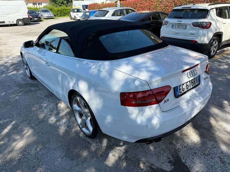 Usata Audi A5 Cabriolet Ambition 160 CV (117 kW) 2011 Bianco Cabrio