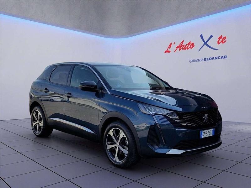 Usata Peugeot 3008 Allure 131 CV (96 kW) 2023 Verde metallizzato SUV