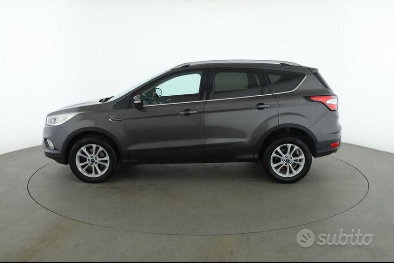 Usata Ford Kuga 120 CV (88 kW) 2018 Nero SUV