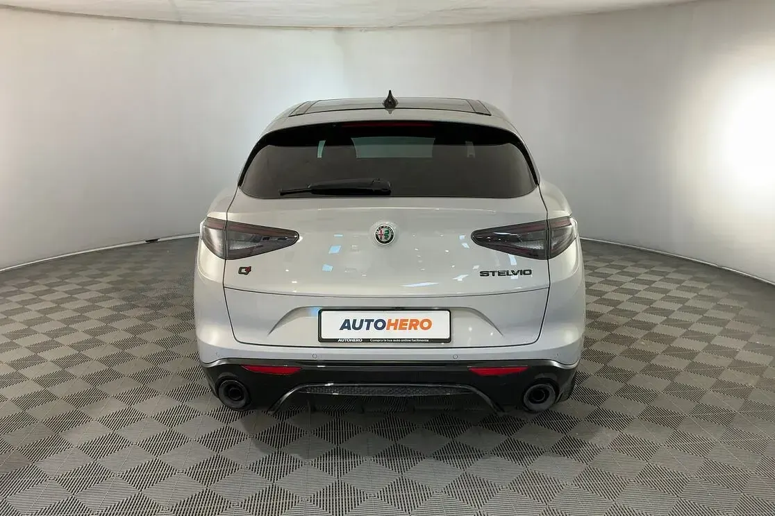 Usata Alfa Romeo Stelvio Veloce 280 CV (205 kW) 2025 Argento SUV