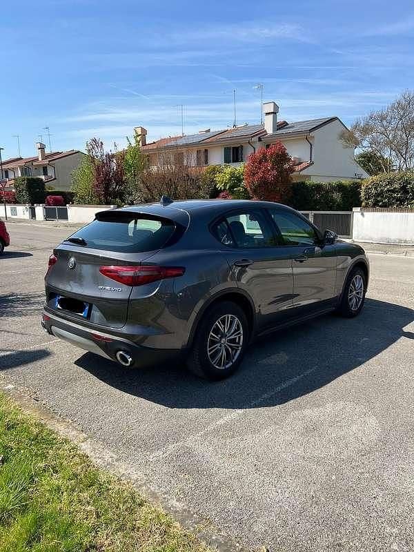 Usata Alfa Romeo Stelvio Business 190 CV (139 kW) 2021 Grigio SUV