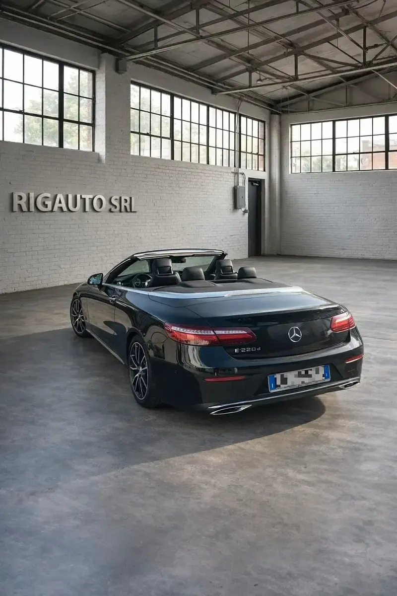 Usata Mercedes E220 Premium 194 CV (142 kW) 2021 Nero Cabrio