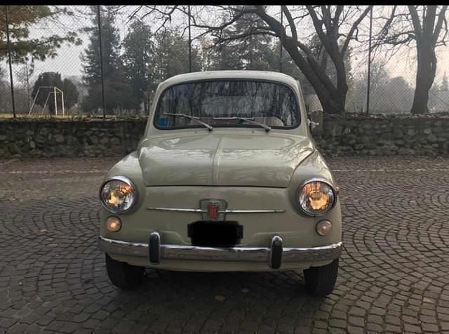 Usata Fiat 600 67 CV (49 kW) 1967 Beige Berlina