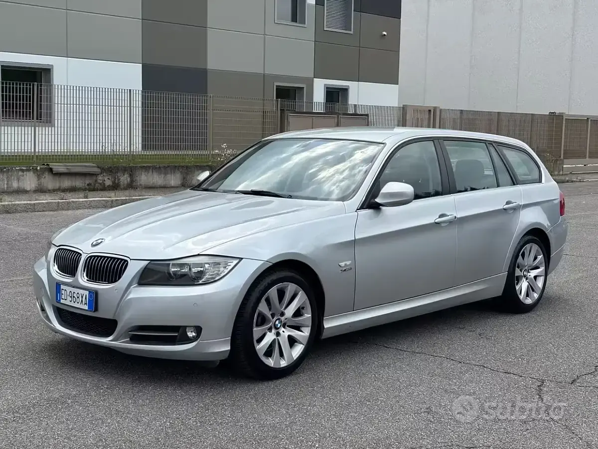Usata BMW 325 218 CV (160 kW) 2010 Grigio Station wagon