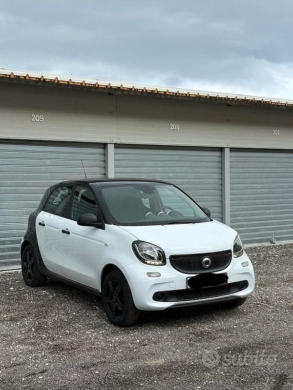 Usata Smart ForFour Passion 71 CV (52 kW) 2015 Bianco Utilitaria