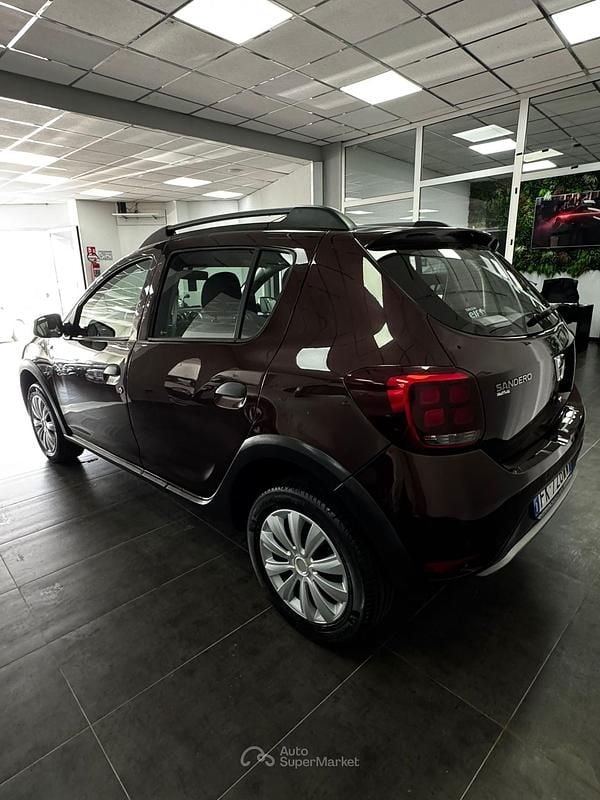 Usata Dacia Sandero 90 CV (66 kW) 2017 Marrone Berlina
