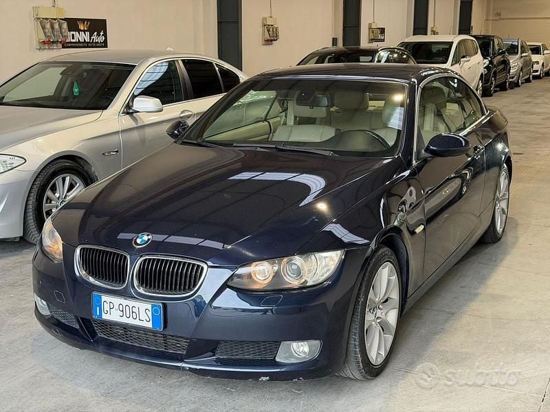 Usata BMW 320 Cabriolet Efficient Dynamics 184 CV (135 kW) 2010 Nero Cabrio