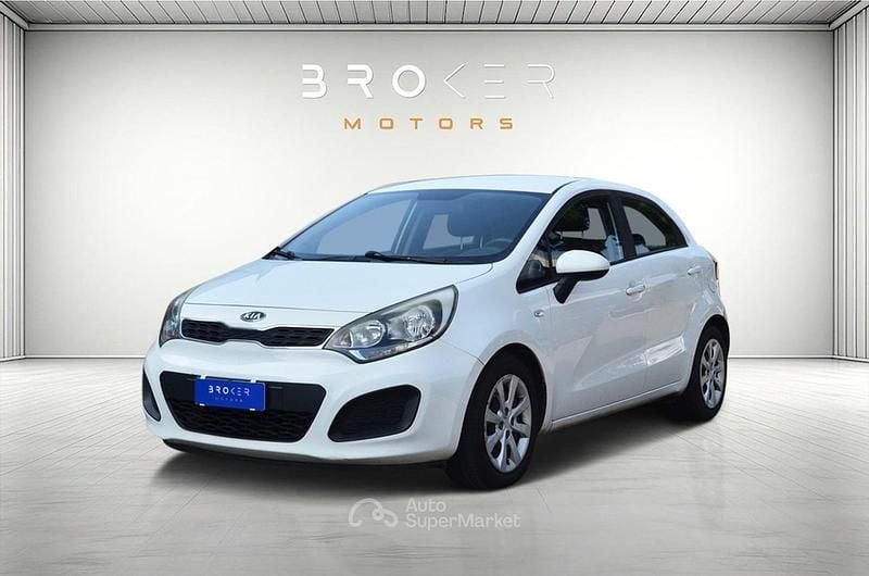Usata Kia Rio EX 90 CV (66 kW) 2012 Bianco Berlina