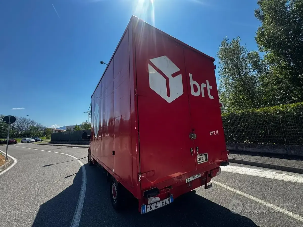 Usata Mercedes Sprinter 156 CV (114 kW) 2017 Rosso