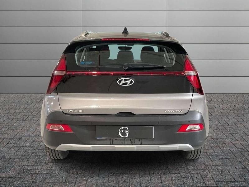 Usata Hyundai Bayon 101 CV (74 kW) 2022 Argento SUV