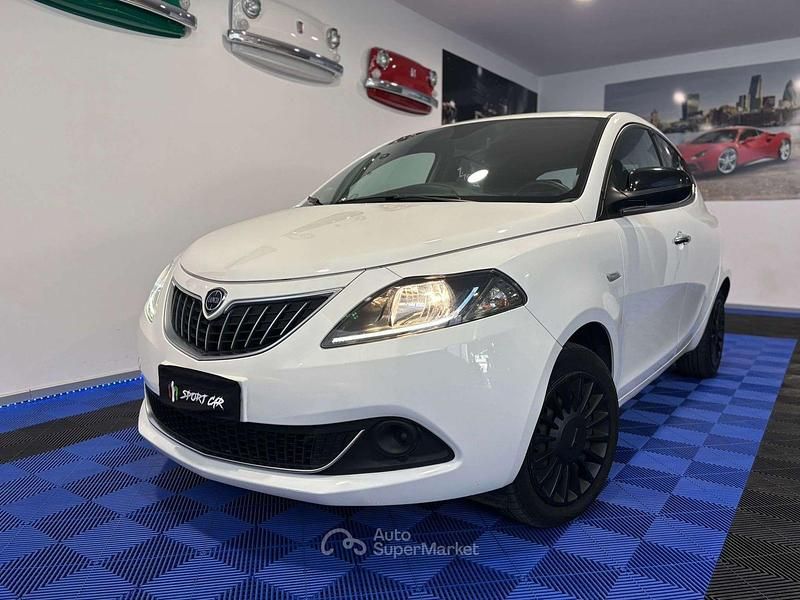 Usata Lancia Ypsilon S 69 CV (50 kW) 2022 Bianco Utilitaria