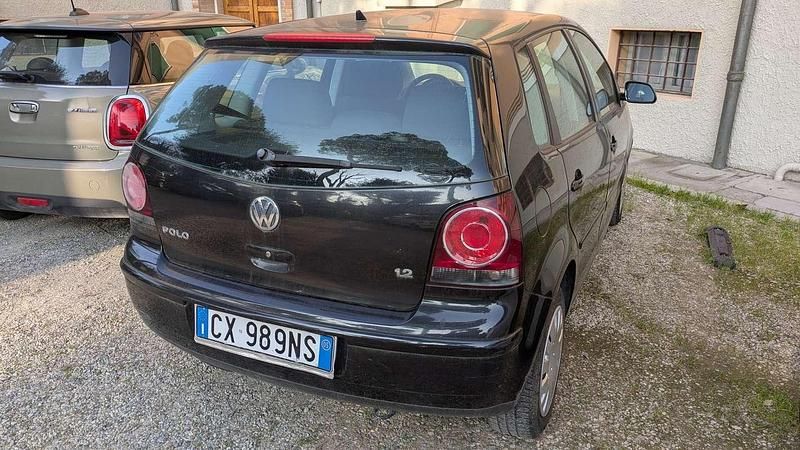 Usata VW Polo Trendline 64 CV (47 kW) 2005 Nero Utilitaria