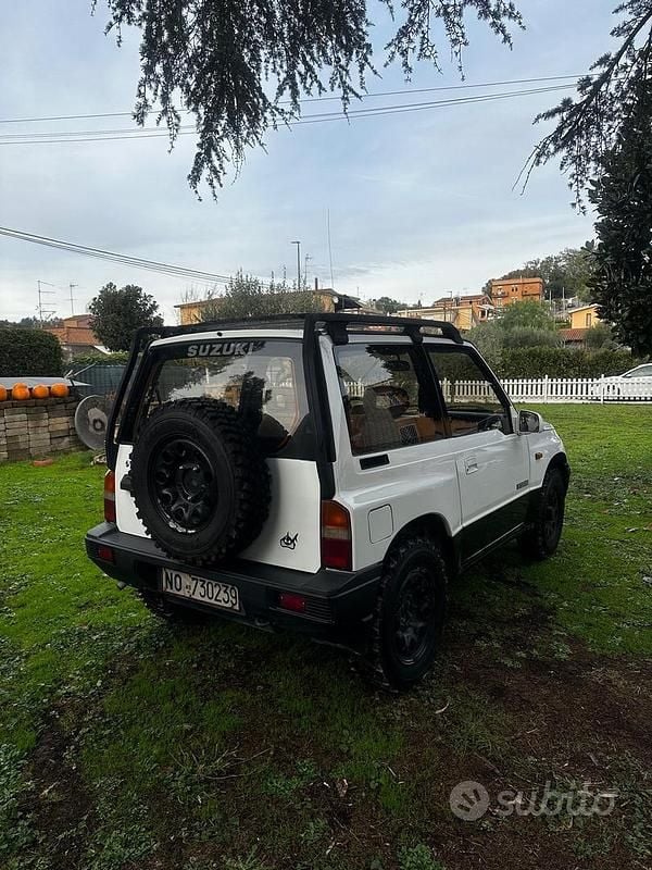 Usata Suzuki Vitara 80 CV (58 kW) 1991 Bianco Station wagon