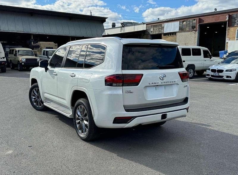 Nuova Toyota Land Cruiser 415 CV (305 kW) 2025 Bianco SUV