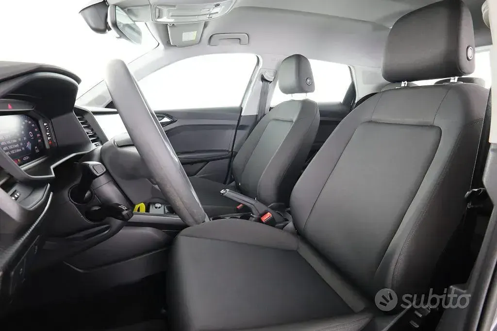 Usado Audi A1 110 CV (80 kW) 2023 Gris SUV